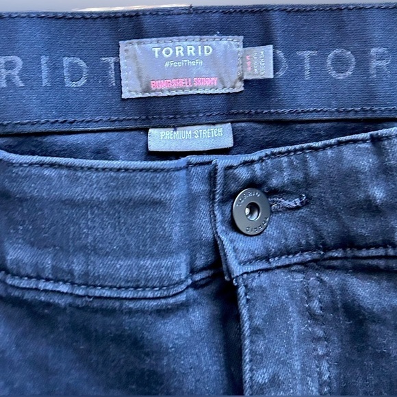 Bombshell Skinny Premium Stretch High-Rise Jean. 26R black Torrid Item 1… - Picture 9 of 14